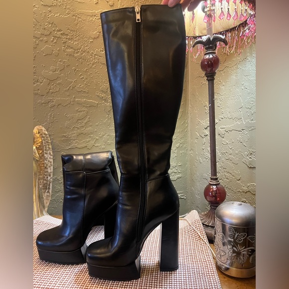 LAMODA BLACK FAUX LEATHER PLATFORM HEELS - Picture 2 of 6